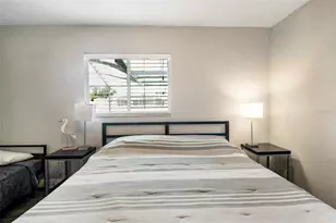 7036 13th St E, Sarasota, FL 34243 - Photo 26