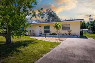 528 Briarwood Rd, Venice, FL 34293 - Photo 1