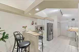 5323 Kelly Dr, Sarasota, FL 34233 - Photo 18