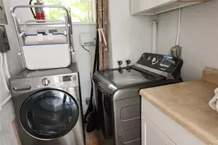 565 Golden Gate Point, Sarasota, FL 34236 - Photo 18