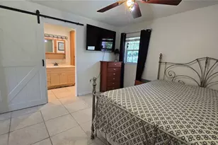 3952 Berkshire Dr, Sarasota, FL 34241 - Photo 12