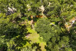 4007 Hudson Ln, Tampa, FL 33618 - Photo 46