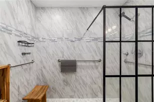 4007 Hudson Ln, Tampa, FL 33618 - Photo 8