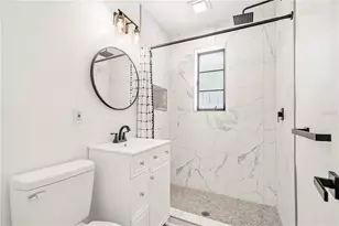 2002 Virginia Dr, Bradenton, FL 34205 - Photo 10