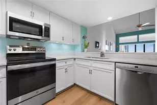 1007 Gulf Dr N, Bradenton Beach, FL 34217 - Photo 6