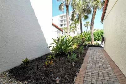 2075 Gulf Of Mexico Drive #T1-108, Longboat Key, FL 34228 - Photo 2