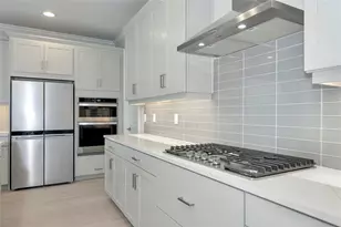 5798 Long Shore Loop, Sarasota, FL 34238 - Photo 8