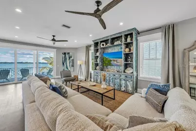 112 11th Street S, Bradenton Beach, FL 34217 - Photo 10