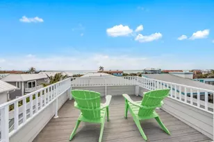 112 11th St S, Bradenton Beach, FL 34217 - Photo 6