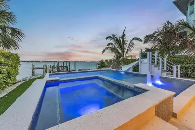 112 11th Street S, Bradenton Beach, FL 34217 - Photo 8