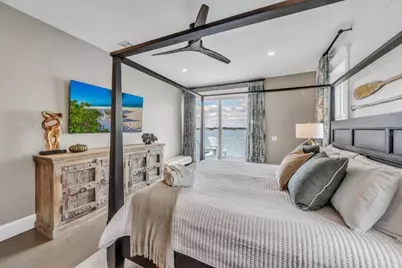 112 11th Street S, Bradenton Beach, FL 34217 - Photo 30