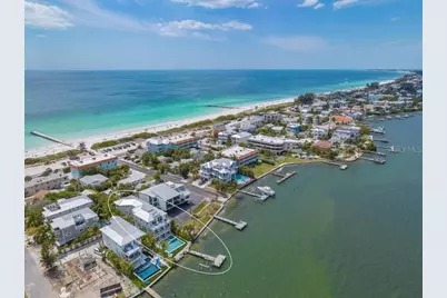 112 11th Street S, Bradenton Beach, FL 34217 - Photo 2