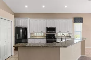 3372 Turnberry Ln, Lakeland, FL 33803 - Photo 12