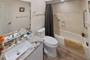 5633 E Long Common Ct, Sarasota, FL 34235 - Photo 16