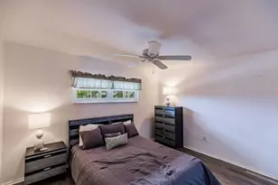 1250 N Portofino Dr, Sarasota, FL 34242 - Photo 14