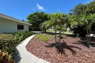 3337 Springmill Cir, Sarasota, FL 34239 - Photo 8