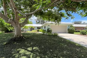 3337 Springmill Cir, Sarasota, FL 34239 - Photo 4