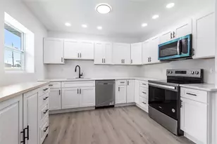 6119 19th Ave N, Saint Petersburg, FL 33710 - Photo 4