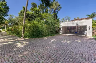 457 Woodland Dr, Sarasota, FL 34234 - Photo 52