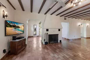 457 Woodland Dr, Sarasota, FL 34234 - Photo 4