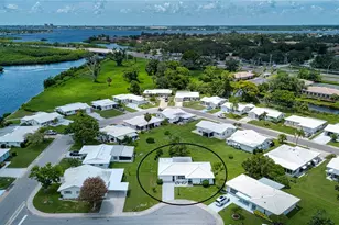 808 Mandarin Cir, Bradenton, FL 34208 - Photo 4