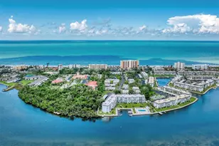 534 Sutton Pl, Longboat Key, FL 34228 - Photo 1