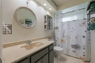 4846 Village Gardens Dr, Sarasota, FL 34234 - Photo 8