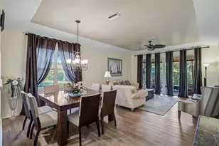 7341 Golf Pointe Cir, Sarasota, FL 34243 - Photo 8