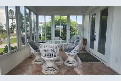 10 S Botany Bay Circle, Englewood, FL 34223 - Photo 2