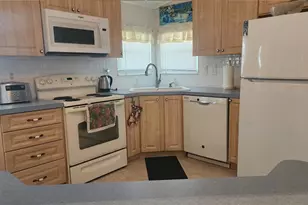 10 S Botany Bay Cir, Englewood, FL 34223 - Photo 4