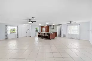 7082 W Country Club Dr N, Sarasota, FL 34243 - Photo 16