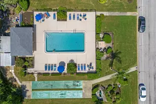 7082 W Country Club Dr N, Sarasota, FL 34243 - Photo 44