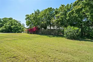 7082 W Country Club Dr N, Sarasota, FL 34243 - Photo 52