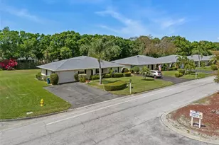 7082 W Country Club Dr N, Sarasota, FL 34243 - Photo 8