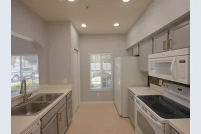 3707 45th Terrace W #107, Bradenton, FL 34210 - Photo 6