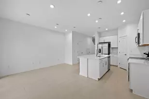 8581 Lunar Skye St, Sarasota, FL 34241 - Photo 4