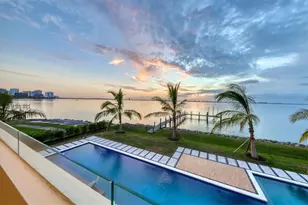 1000 Tocobaga Ln, Sarasota, FL 34236 - Photo 20