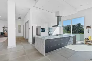 1000 Tocobaga Ln, Sarasota, FL 34236 - Photo 28