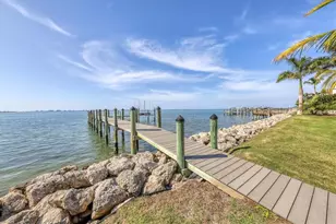 1000 Tocobaga Ln, Sarasota, FL 34236 - Photo 8