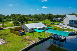 2306 41st St E, Bradenton, FL 34208 - Photo 2