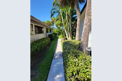 3553 Longmeadow #27, Sarasota, FL 34235 - Photo 4