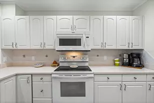 1255 E Peppertree Dr, Sarasota, FL 34242 - Photo 4