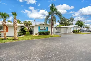 728 Caribbean Cir, Venice, FL 34293 - Photo 1