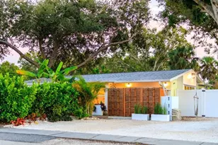 2040 Palm Terrace, Sarasota, FL 34231 - Photo 2