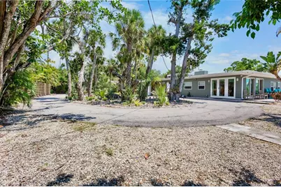 428 Siesta Drive, Sarasota, FL 34242 - Photo 32