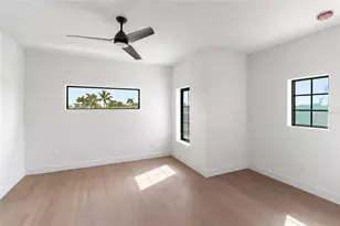 569 Bayview Dr, Longboat Key, FL 34228 - Photo 56