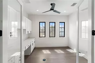 569 Bayview Dr, Longboat Key, FL 34228 - Photo 28