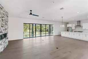 569 Bayview Dr, Longboat Key, FL 34228 - Photo 40