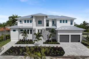 569 Bayview Dr, Longboat Key, FL 34228 - Photo 1