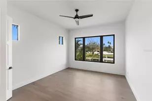 569 Bayview Dr, Longboat Key, FL 34228 - Photo 22
